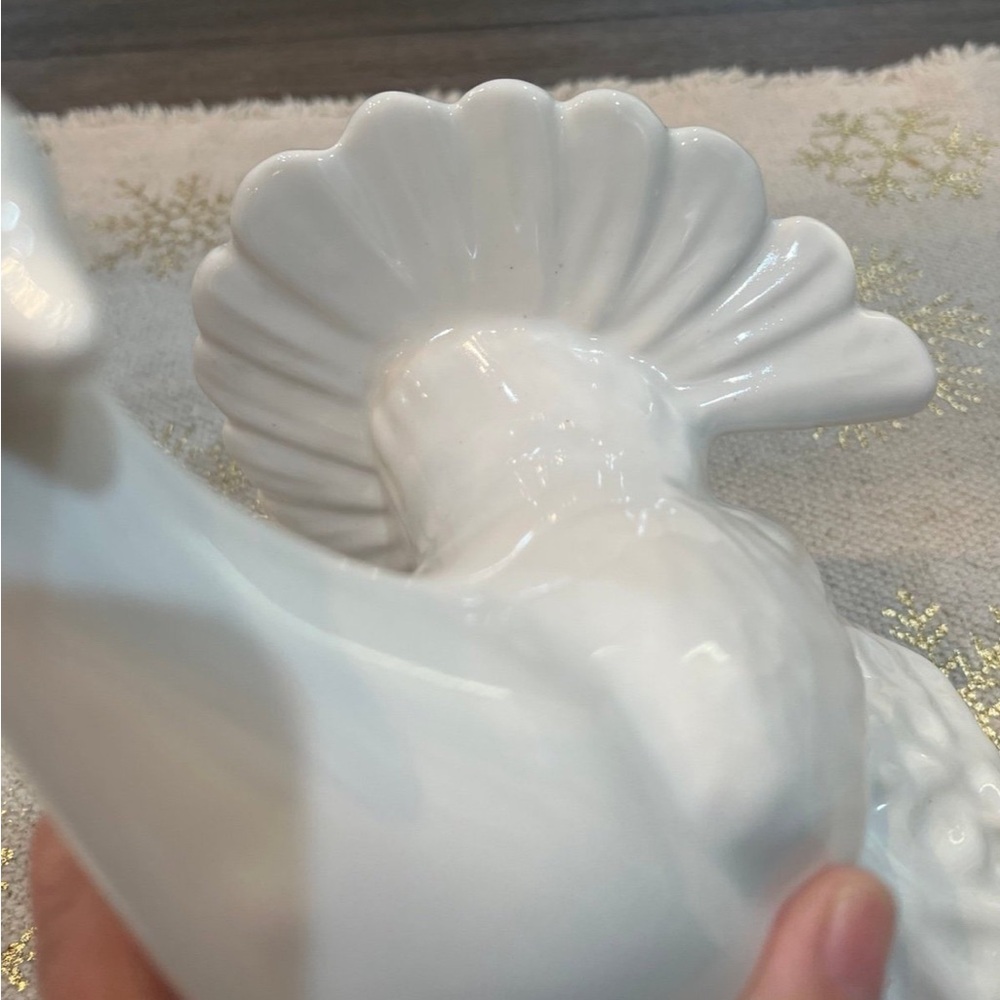Elegant White Ceramic Bird Figurine - Picture 10 of 12